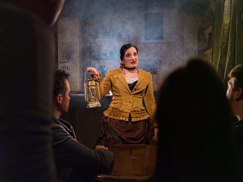 Hop-on Hop-off London Bus Tour & The London Dungeon - The reality check: where this package can break