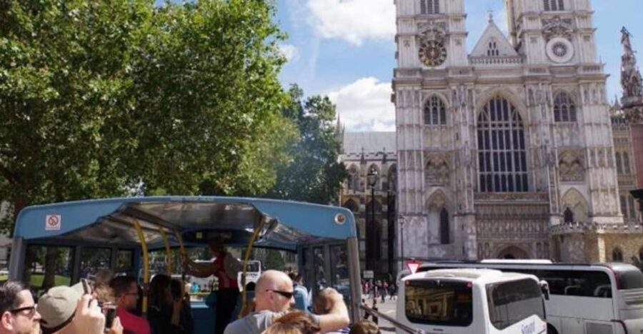 Hop-on Hop-off London Bus Tour & Westminster Abbey - Thames boat ride: a one-way break from the roads