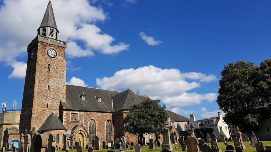 Inverness: City Walking Tour & Exploration Game - Time on your feet: what 2.5 to 3.5+ hours feels like