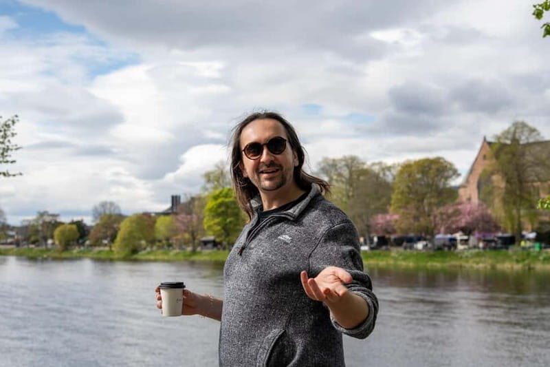 Inverness: Comedy Walking Tour with Local Comedian - A stand-up comedian’s route through Inverness’s landmarks