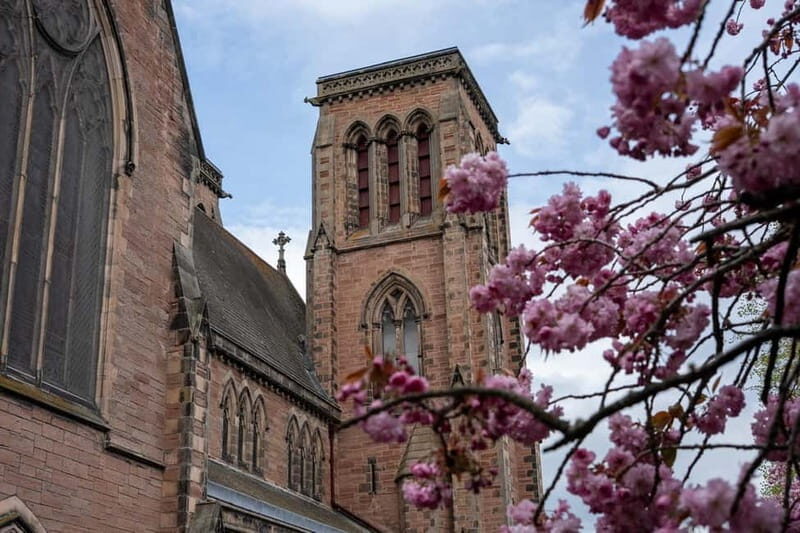 Inverness: Comedy Walking Tour with Local Comedian - The historic heart of Inverness: jokes that help you picture the place