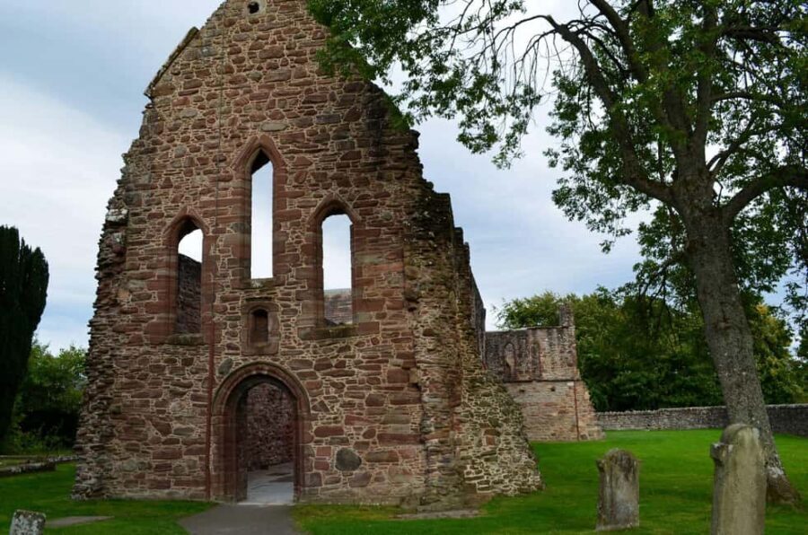 Inverness: Loch Ness, Outlander & Whisky Distillery - Group size and guide style: why the pacing stays pleasant