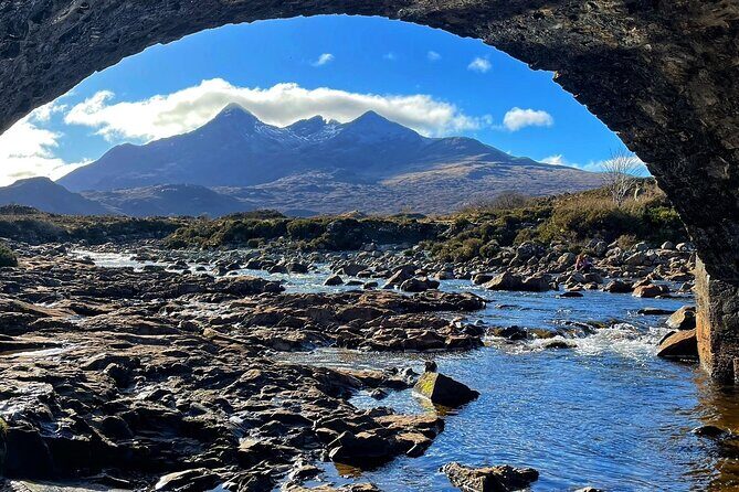 Isle of Skye and Fairy Pools Day Tour leaving from Portree - Kilt Rock and Mealt Falls: The 90-Metre Cliff Detail