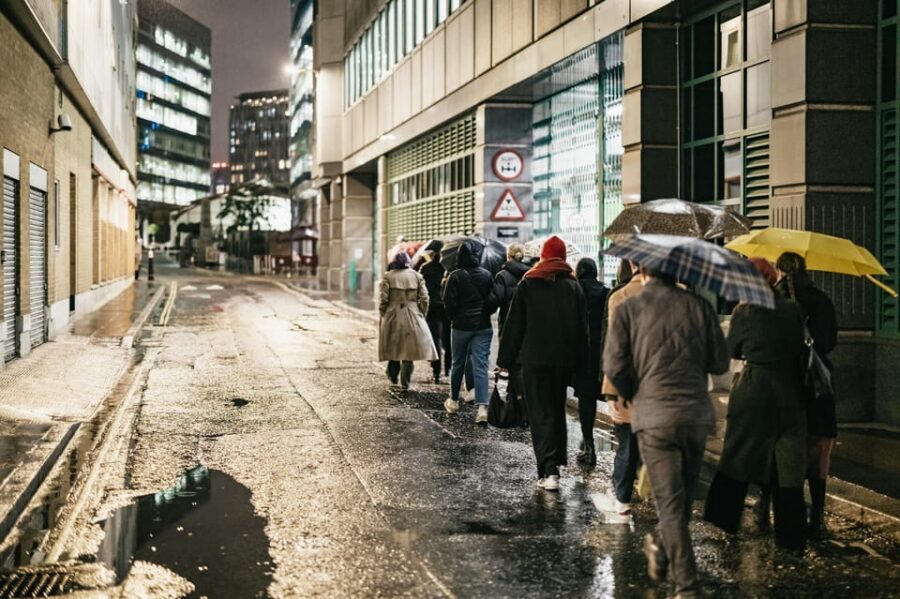 Jack the Ripper tour in Spanish - Practical tips to get the most from the evening