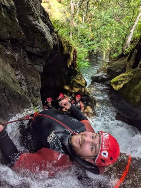 Keswick: Canyoning Adventure - Instructor-led confidence: small groups and up to 8 participants