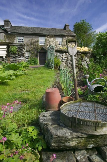 Lake District: Beatrix Potter Half-Day Tour - The guide and the driving: why the mini-bus experience matters