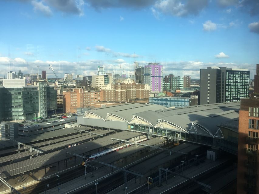 Leeds: 2-Hour Highlights Walking Tour - Leeds Art Gallery: A Photo Stop That Adds Context