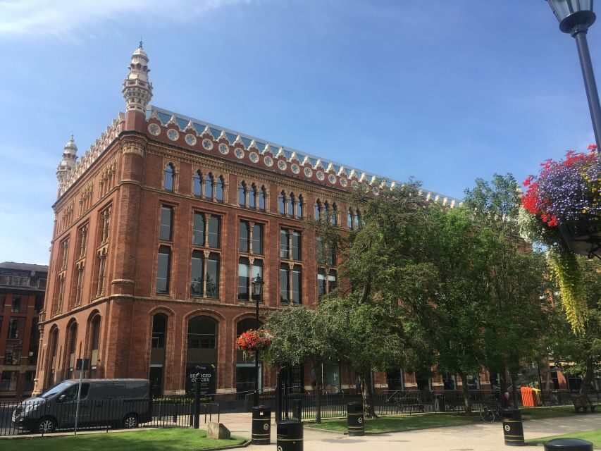 Leeds: 2-Hour Highlights Walking Tour - Leeds Town Hall: How the City Talks Back in Stone