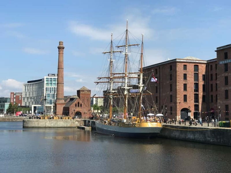 Liverpool: 1-Hour Guided Tour along the Waterfront - Titanic Memorial and the Three Graces: architecture you can actually read