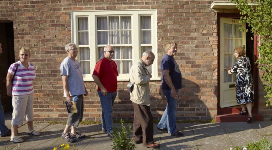 Liverpool: Beatles Childhood Homes Private Taxi Tour - Why Liverpool’s Beatles childhood homes work best by taxi