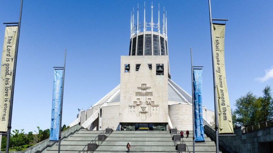 Liverpool: Best of Liverpool Sightseeing Private Taxi Tour - Key things you’ll notice on this Liverpool taxi tour