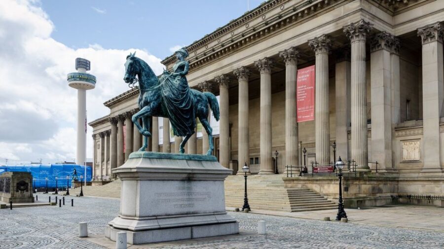 Liverpool: Best of Liverpool Sightseeing Private Taxi Tour - Football finish: Anfield and Liverpool FC for fans who want more than a pass