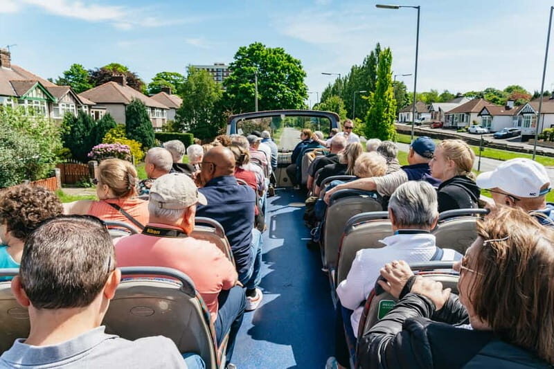 Liverpool: City & Beatles Tour with Live Guide & Live Music - Penny Lane and Strawberry Field: the stops built for photos (and emotion)