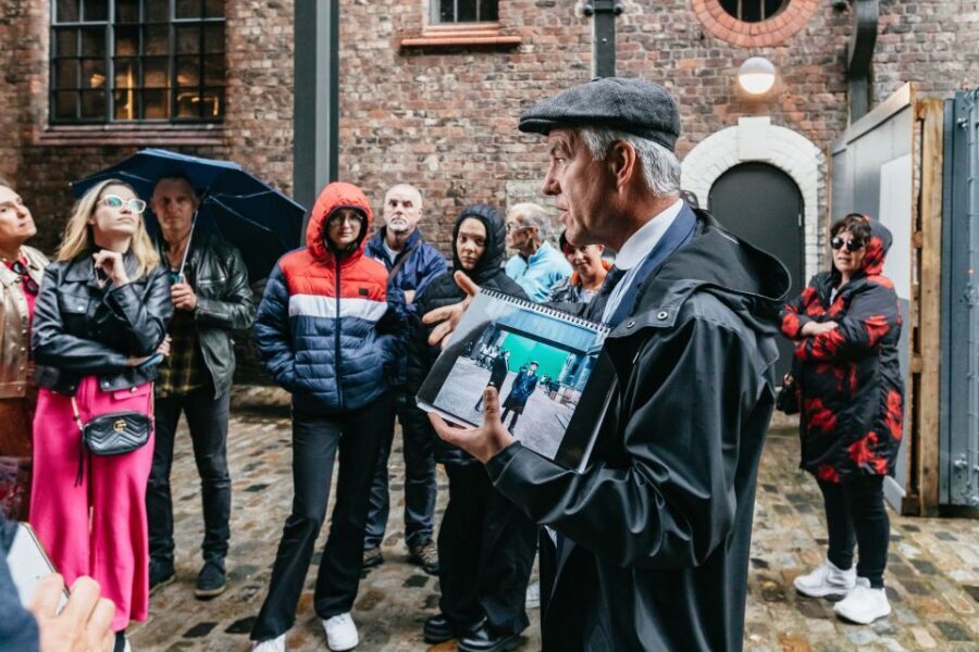 Liverpool: Official Peaky Blinders Coach Tour of Merseyside - Homes and hangouts: Shelby spots, Polly settings, and the Garrison