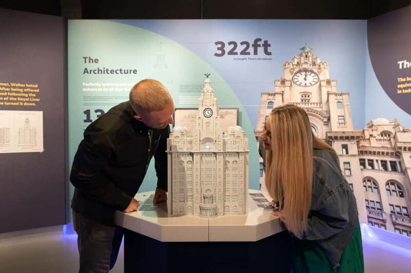 Liverpool: Royal Liver Building 360° Tower Tour - The 270° AV show behind the clockfaces: 9 minutes of 4D effects