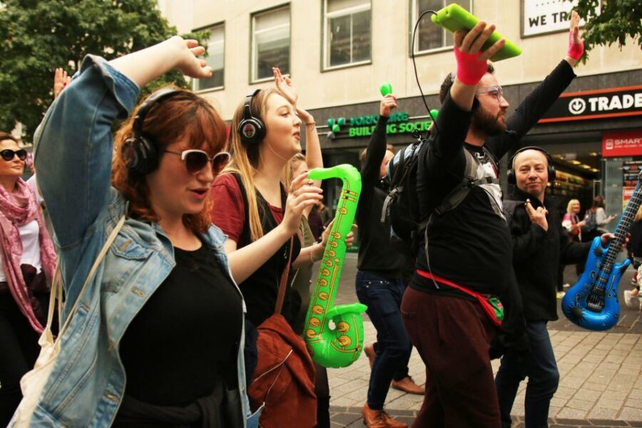 Liverpool: Silent Disco Adventure Tour - How the One-Hour Silent Disco Walk Works (Music, Moves, and Street Energy)