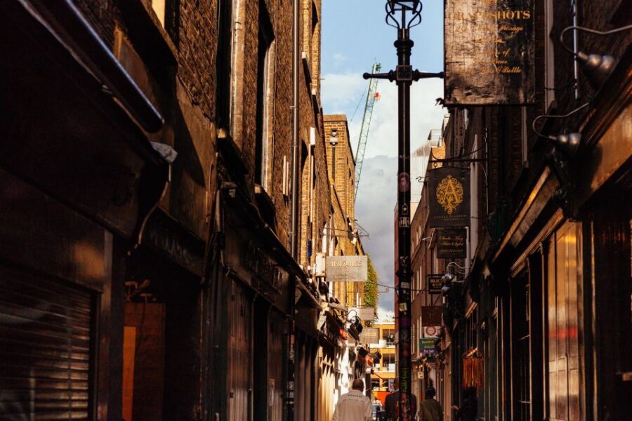 London: 2.5-Hour Off the Beaten Track Private City Tour - Why Shoreditch Feels Like a Different London