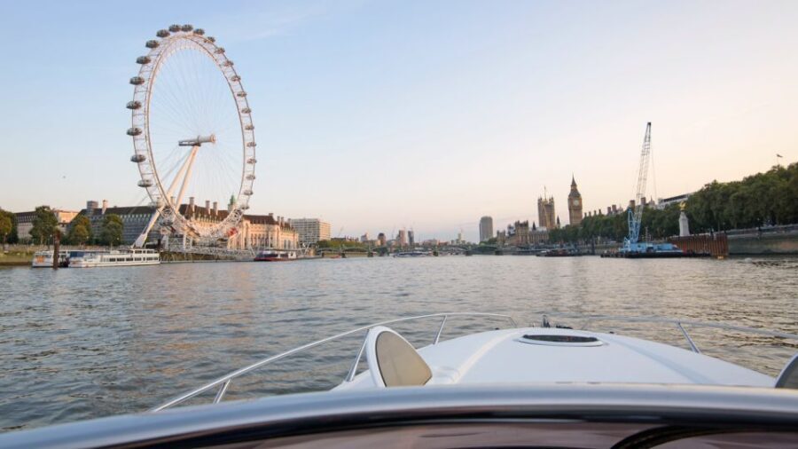London: 2 hour private luxury Thames boat cruise / hire - Central London from the Thames: why this route feels like magic