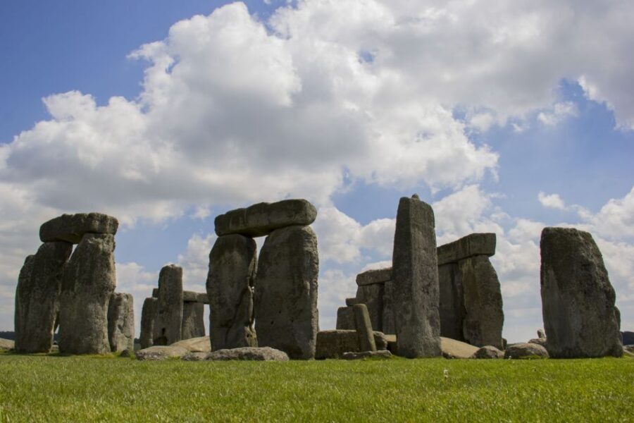 London: 3-Day Stonehenge, Bath & South West Coast Tour - Meeting point, timing, and luggage reality check