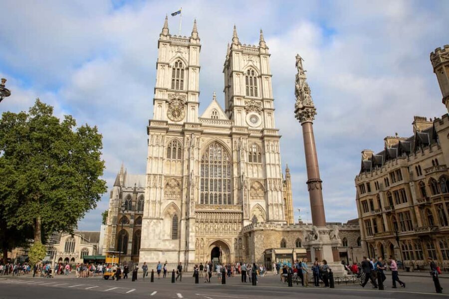 London: 3 Days of Must-See Attractions including London Eye - Day 1: The London Eye, Big Bus, and a Thames river cruise