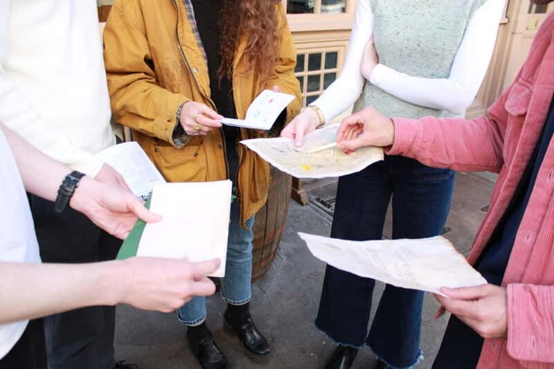London: 3-hour Outdoor Escape Room Game - The hybrid route: indoor moments plus outdoor problem-solving