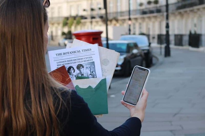 London: 3-hour Outdoor Escape Room Game - Your secret start in West London