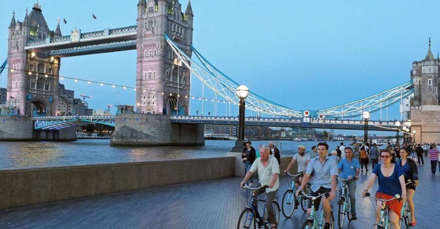 London: 3-Hour Sunset Bike Tour - Meet by Lambeth North: Fast Start, Real-Good Gear
