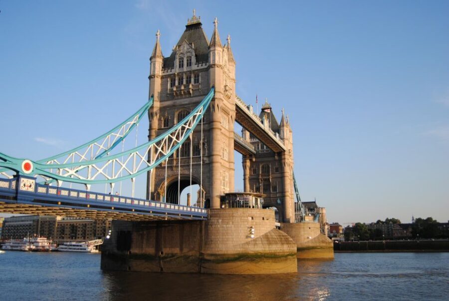London: 3-Hours Private Walking Tour - Trafalgar Square and the National Gallery: the classic finish that feels earned