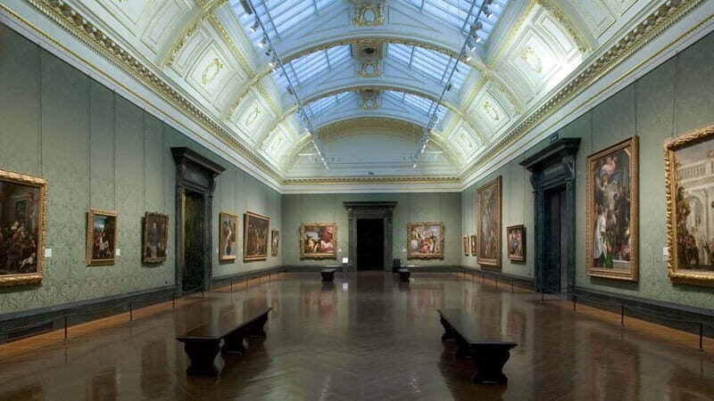 London: 3 Most Famous Art Galleries Tour - What to bring so the day feels easy