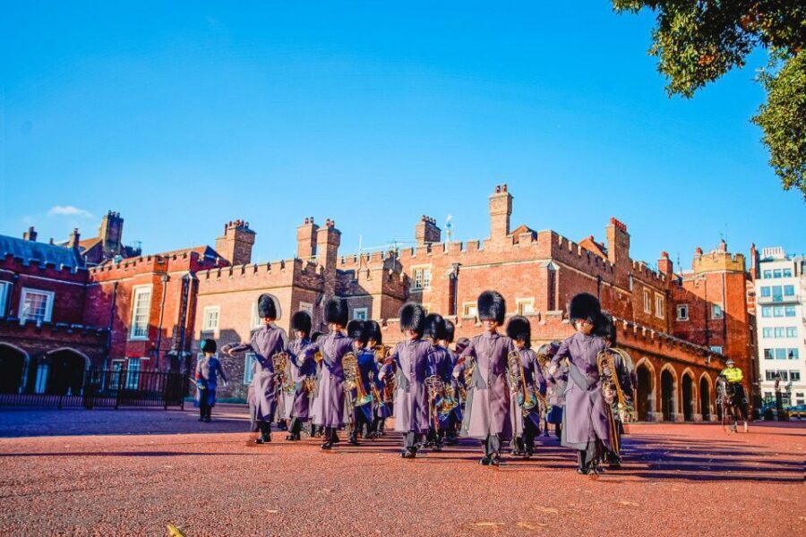 London: 30 London Sights Guided Walking Tour - Shakespeare’s Globe, The Clink, and Harry Potter filming locations