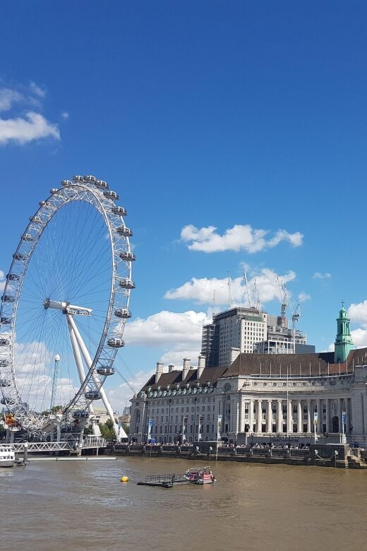 London: 30 Top City Sights Guided Group Walking Tour - Westminster Abbey and the Parliament Square Photo Run