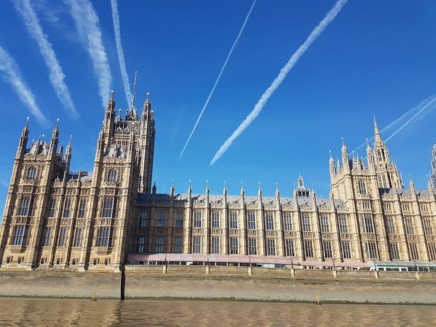 London: 30 Top City Sights Guided Group Walking Tour - London Bridge, HMS Belfast, and Tower of London: A Big Finale With Real Variety