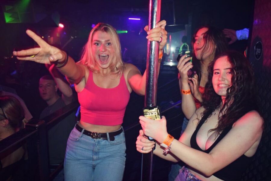 London: 4 Soho Nightclubs Crawl - Smart-Casual Dress Code: The Small Rules That Control Your Night