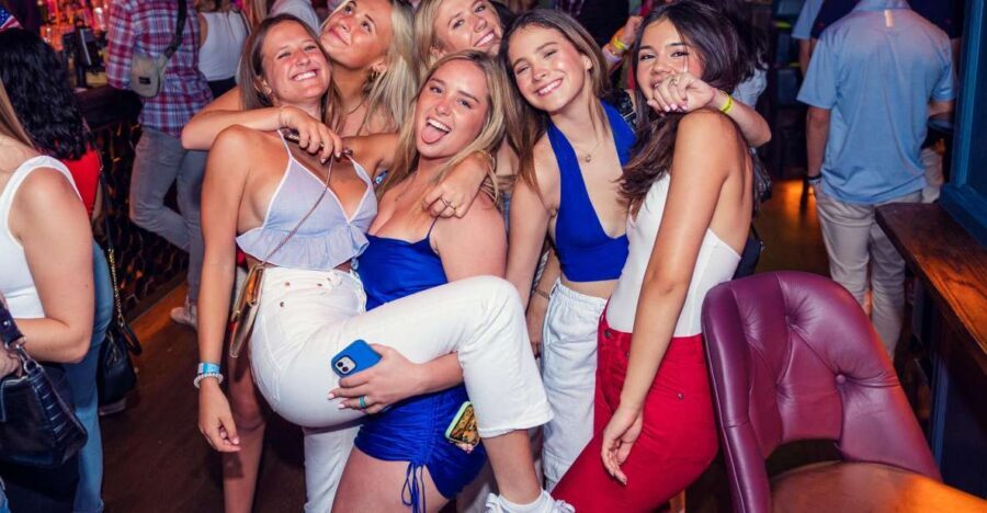 London: 4 Soho Nightclubs Crawl - Price and Value: Where Your $33 Actually Goes