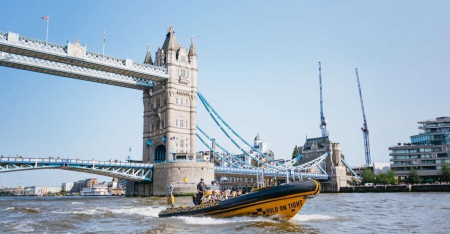 London: 45-Minute Speedboat Sightseeing Tour - Key highlights you’ll actually feel on the Thames