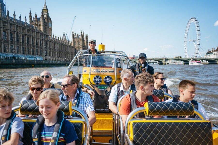 London: 45-Minute Speedboat Sightseeing Tour - Guides and the onboard commentary that keeps it from feeling random