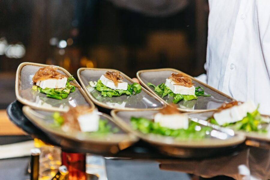 London: 6-Course Gourmet Dinner on a Luxury Coach - Should You Book This Luxury Coach Gourmet Dinner?