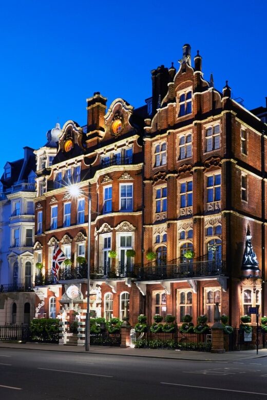 London: Afternoon Tea at The Milestone with Champagne Option - The 90 minutes: how the service flows (and how to pace it)