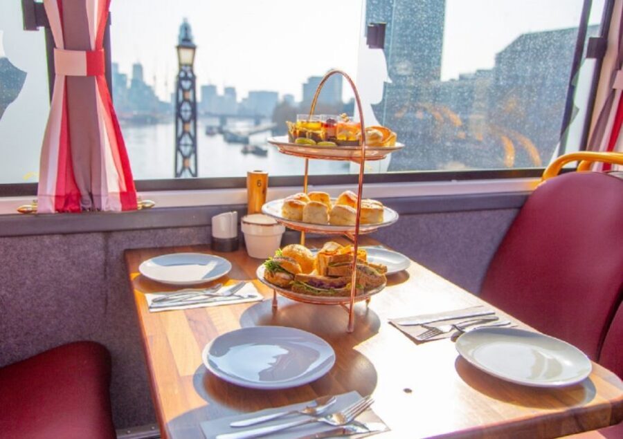 London: Afternoon Tea Bus with a Glass of Prosecco - Prosecco included: how the drink part works in practice
