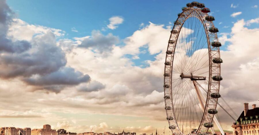 London: App-Based Walking Tour with 30 Stops - Key things to know before you go