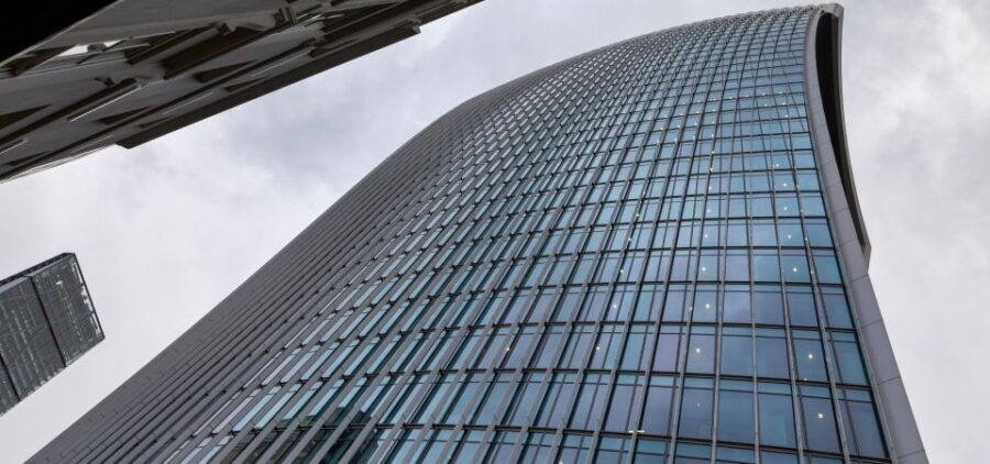 London: App-Based Walking Tour with 30 Stops - Westminster Bridge to Big Ben: democracy, power, and postcard angles