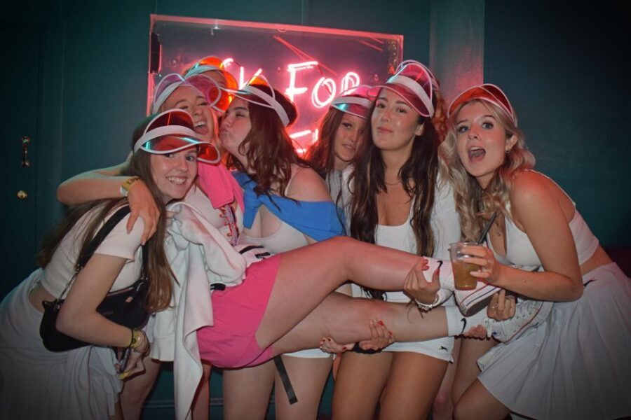 London: Bar and Club Crawl to 5 Central London Venues - What to wear and bring: the smart-casual rules that can trip you up