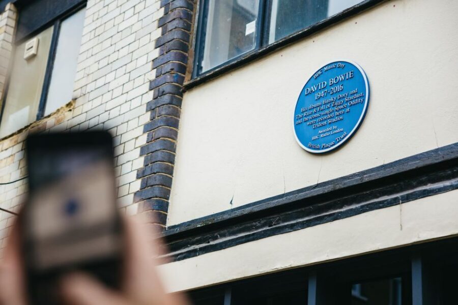 London: Beatles and Abbey Road Tour with Richard Porter - The Abbey Road crossing photo: iconic, but handle it smart