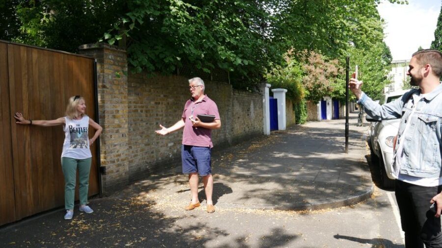 London: Beatles Tour by Black Taxi - Your Driver-Guide Matters: Richard, Stephen, and the Story-Tone Mix