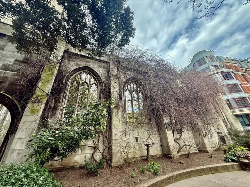 London Blitz Tour - Explore City of London Wartime History - Where you start and what the walk feels like