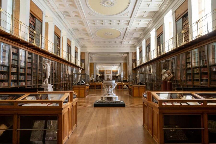 London: Bloomsbury Guided Tour & British Museum Visit - Art, ancient galleries, and the Enlightenment Room moment