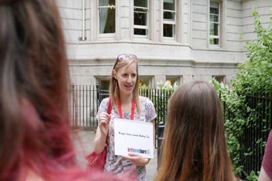 London: Bridget Jones 2–Hour Walking Tour - Behind-the-scenes context: from Helen Fielding to four films