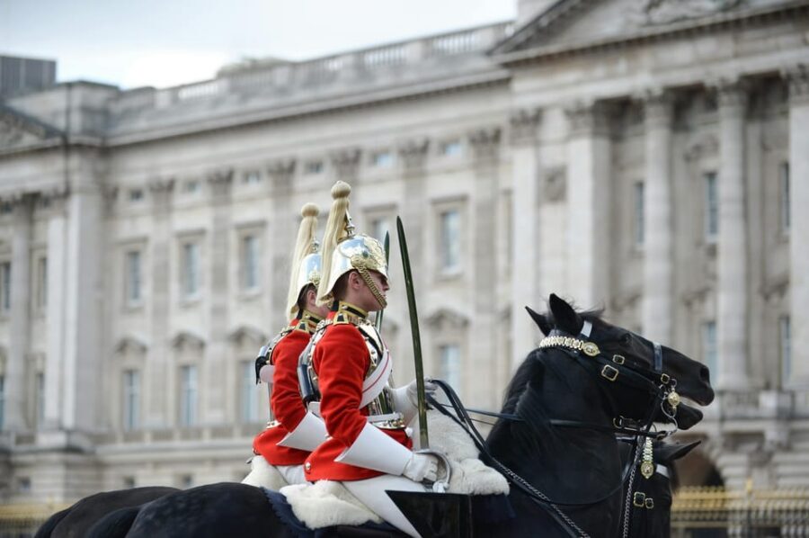 London: Buckingham Palace and Changing of the Guards Tour - Key things I’d watch for on this tour