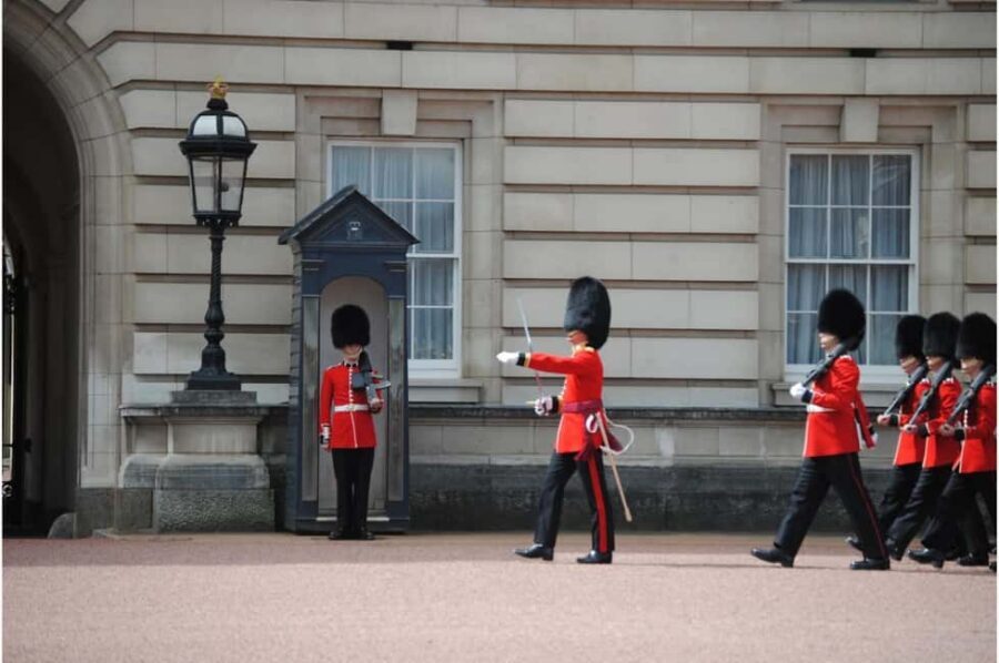 London: Buckingham Palace and Tea at The Clermont Hotel - Who This Works Best For (and Who Should Think Twice)