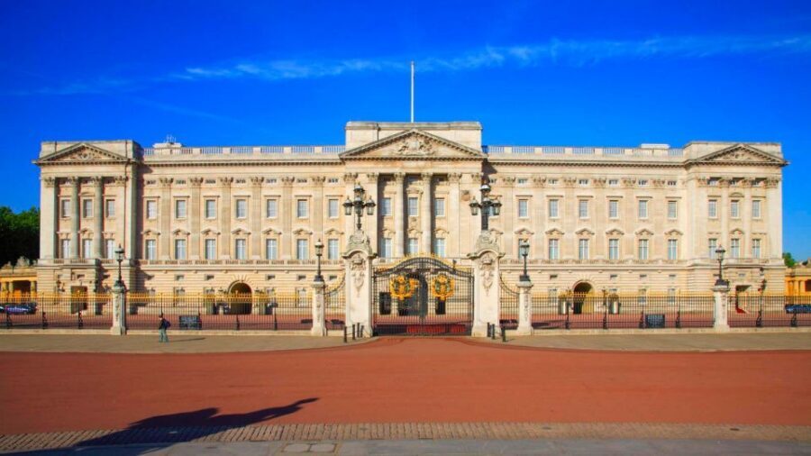 London: Buckingham Palace & Changing of the Guard Experience - From Santander to Westminster: the route you’ll actually enjoy walking